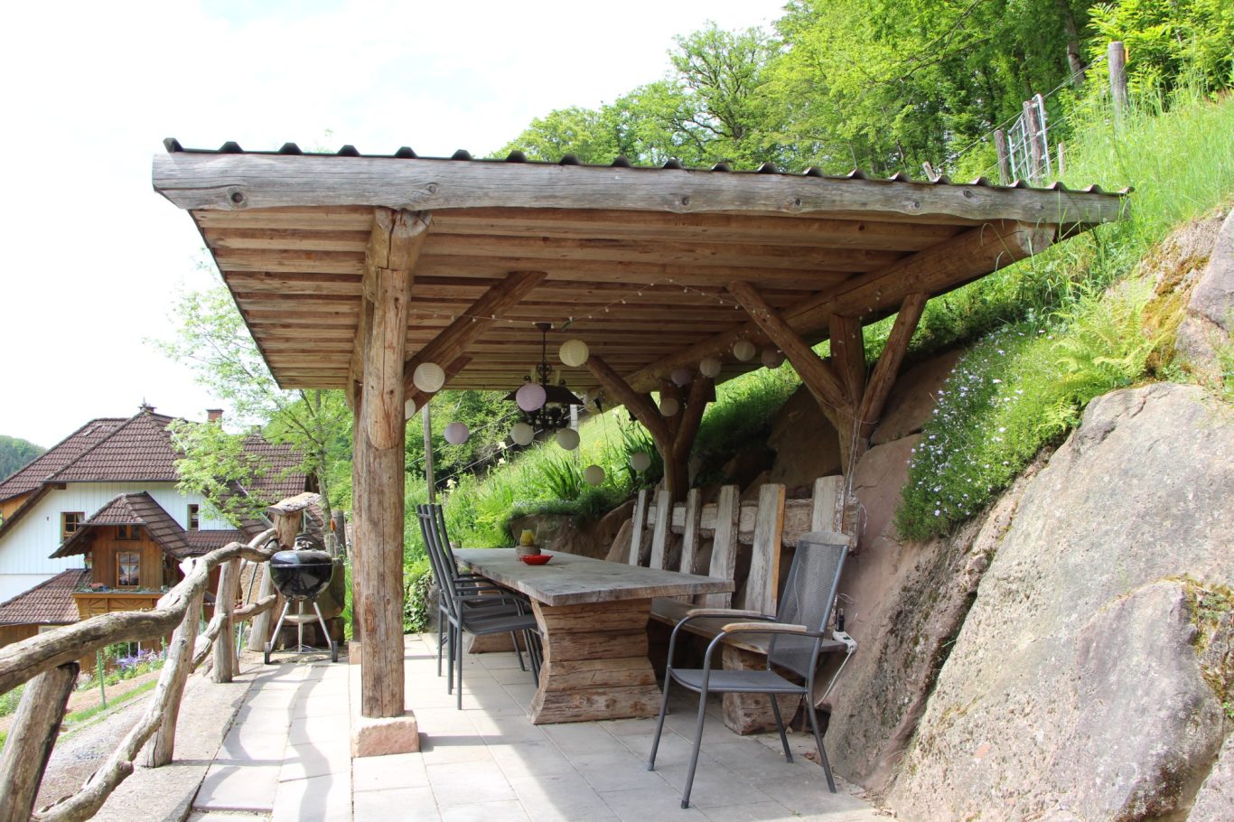 Grillstelle auf dem Hinterbauer Hof im Schwarzwald. Genießen sie Grillabende mit Freunden und Familie